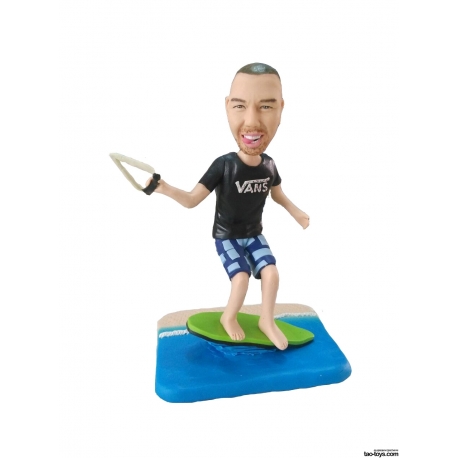 Personalisierte 3D Comicfigur vom Foto mit Surfing